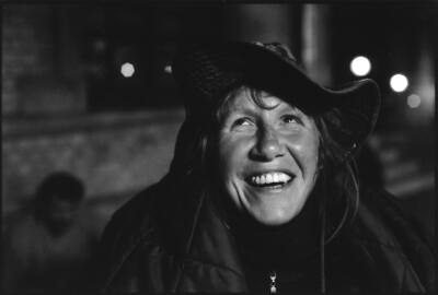 Frau auf der Stra&szlig;e 2