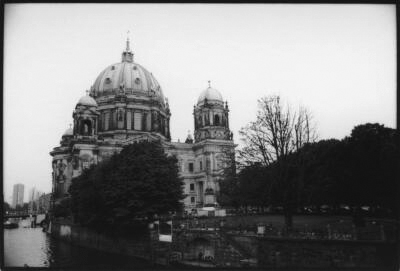 Dom mit Mond 1